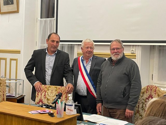 MILLYnouveaumaire , Essonne : Milly-la-Forêt a son nouveau maire