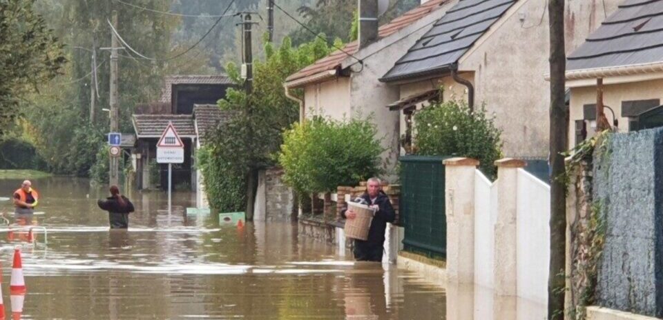 , Inondation historique &agrave; Saint-Germain-sur-Morin : jusqu&rsquo;&agrave; 1,60 m d&rsquo;eau dans les rues