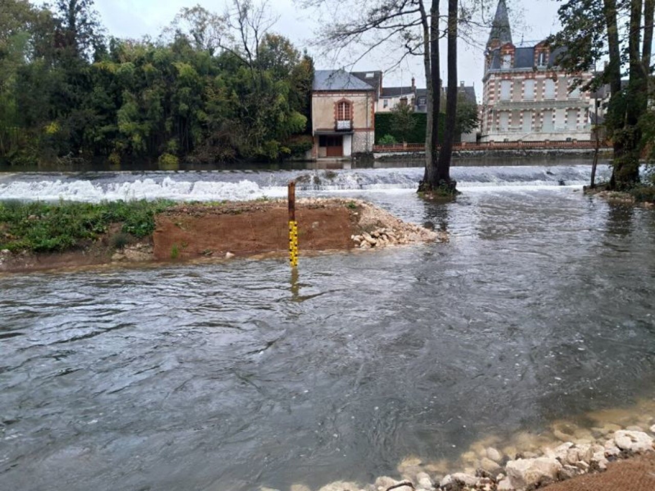 , Inondations en Seine-et-Marne : la nouvelle arme anti-crues d&eacute;j&agrave; mise &agrave; contribution