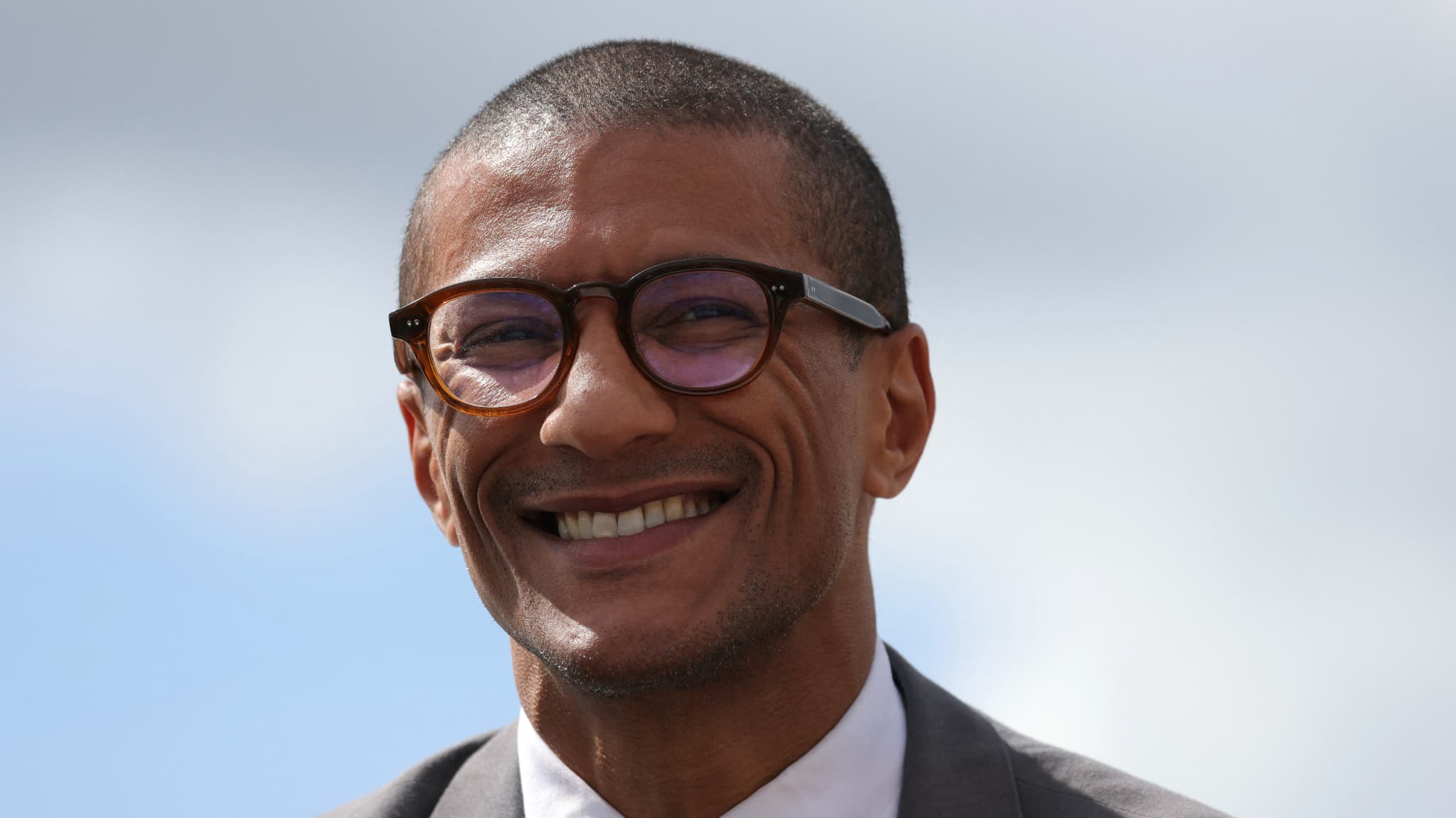 , Le maire PS de Saint-Ouen, Karim Bouamrane, lance son mouvement « La France humaine et forte »
