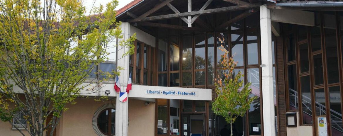 , Samuel Paty : le coll&egrave;ge de l&rsquo;enseignant assassin&eacute; prend son nom