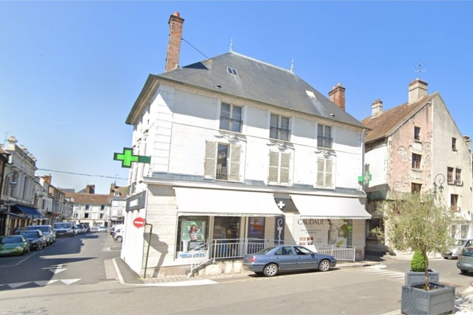 La pharmacie de la place de la R&eacute;publique serait-elle en sursis ?