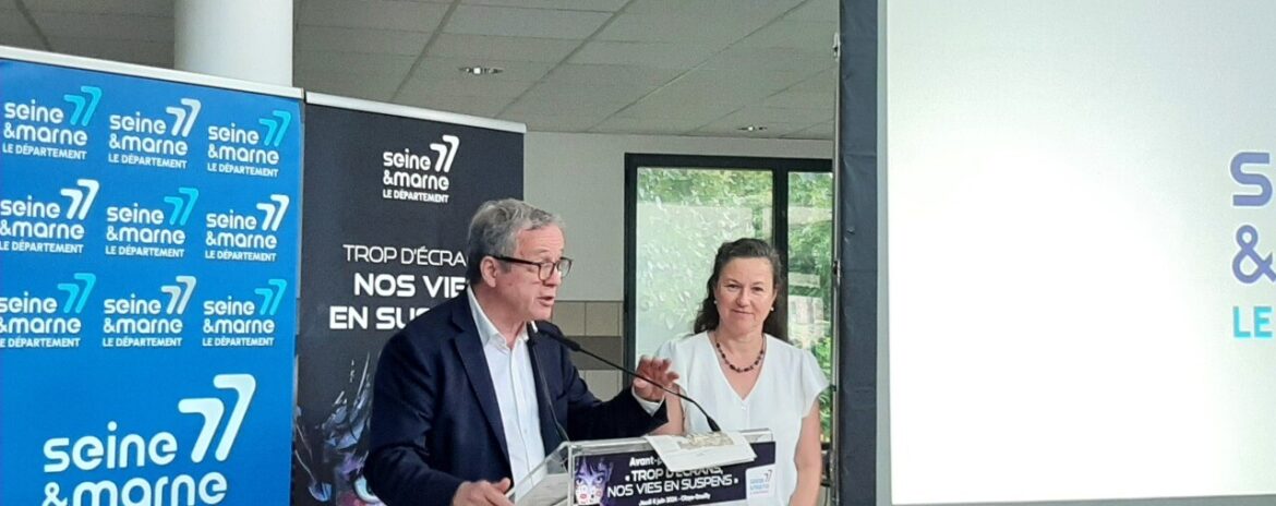 , Seine-Port : engagé contre les smartphones dans la rue, le maire compte bien tenir ses engagements
