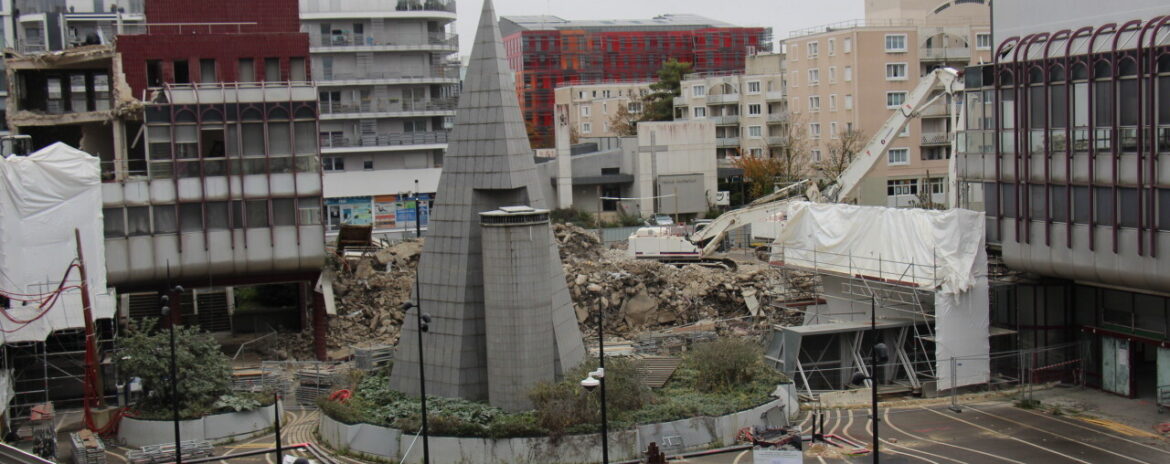 , Autour d&rsquo;une gare des Yvelines, une op&eacute;ration &laquo; totalement folle &raquo; est en cours, un quartier entier boulevers&eacute;