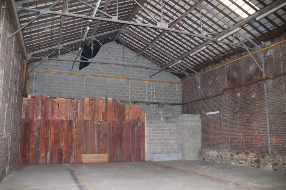 Cet ancien entrepôt de stockage de bobines fait partie du projet de rénovation voulu par la ville.