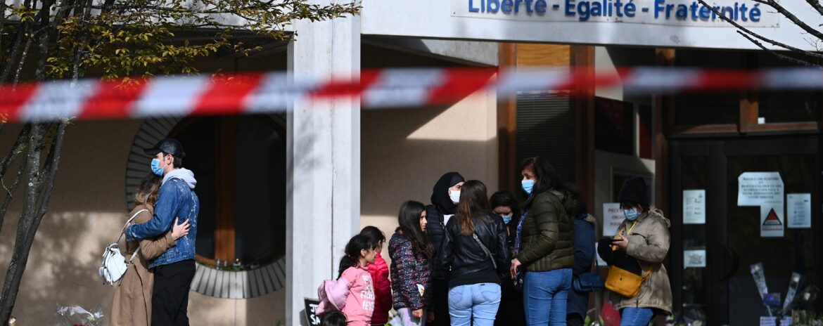 , L&rsquo;ancienne principale du coll&egrave;ge de Samuel Paty d&eacute;nonce un engrenage fatal