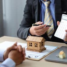 , Manoir, chapelle… Ces mairies fran&ccedil;aises qui bradent leur patrimoine