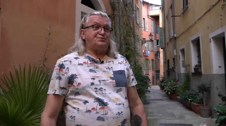 Jean-Jacques Wanner dans sa rue.