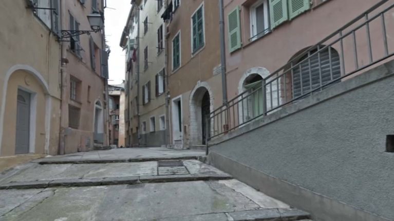 , Nice : un retrait&eacute; fait fuir les dealers de sa rue… avec des bacs &agrave; fleurs