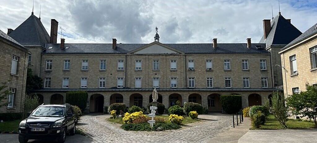 , Pourquoi cette ville du Val-de-Marne souhaite transf&eacute;rer sa mairie dans un monast&egrave;re