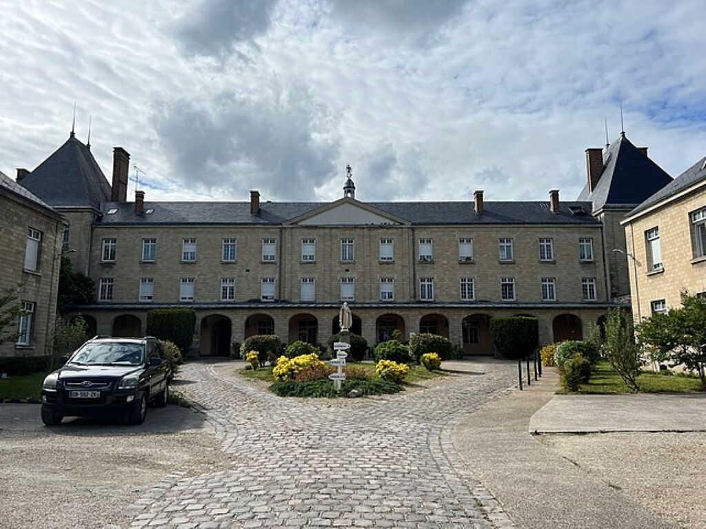, Pourquoi cette ville du Val-de-Marne souhaite transf&eacute;rer sa mairie dans un monast&egrave;re