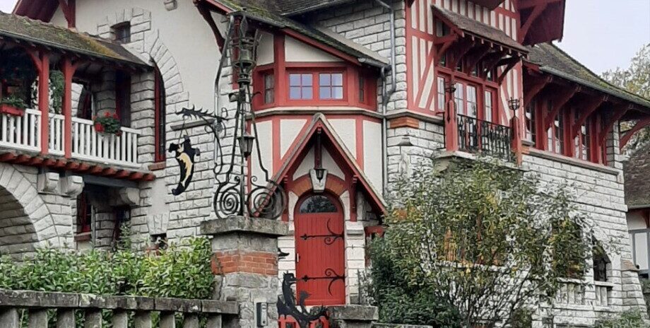 , Seine-et-Marne. &Agrave; la d&eacute;couverte des Affolantes bacottes, ces belles demeures des bords de Seine