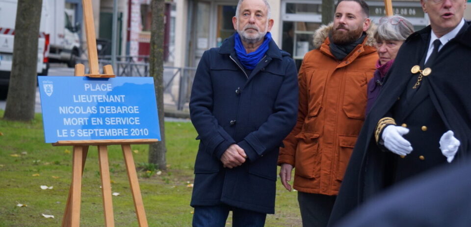 , Seine-et-Marne : apr&egrave;s le sacrifice h&eacute;ro&iuml;que de ce policier, la mairie donne son nom &agrave; une place