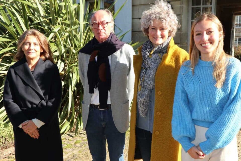 De droite &agrave; gauche, Angelina Rodrigues volontaire civique, La&euml;titia Nguyen, &eacute;lue d&eacute;l&eacute;gu&eacute;e &agrave; la Jeunesse, Luc- Puech d&rsquo;Alissac, maire, La&euml;titia Cesari-Giordani, sous-pr&eacute;f&egrave;te de Pontoise.