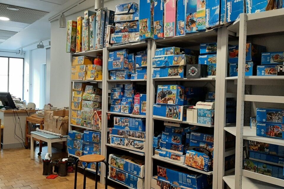 La ludoth&egrave;que a une grande collection de Playmobils.