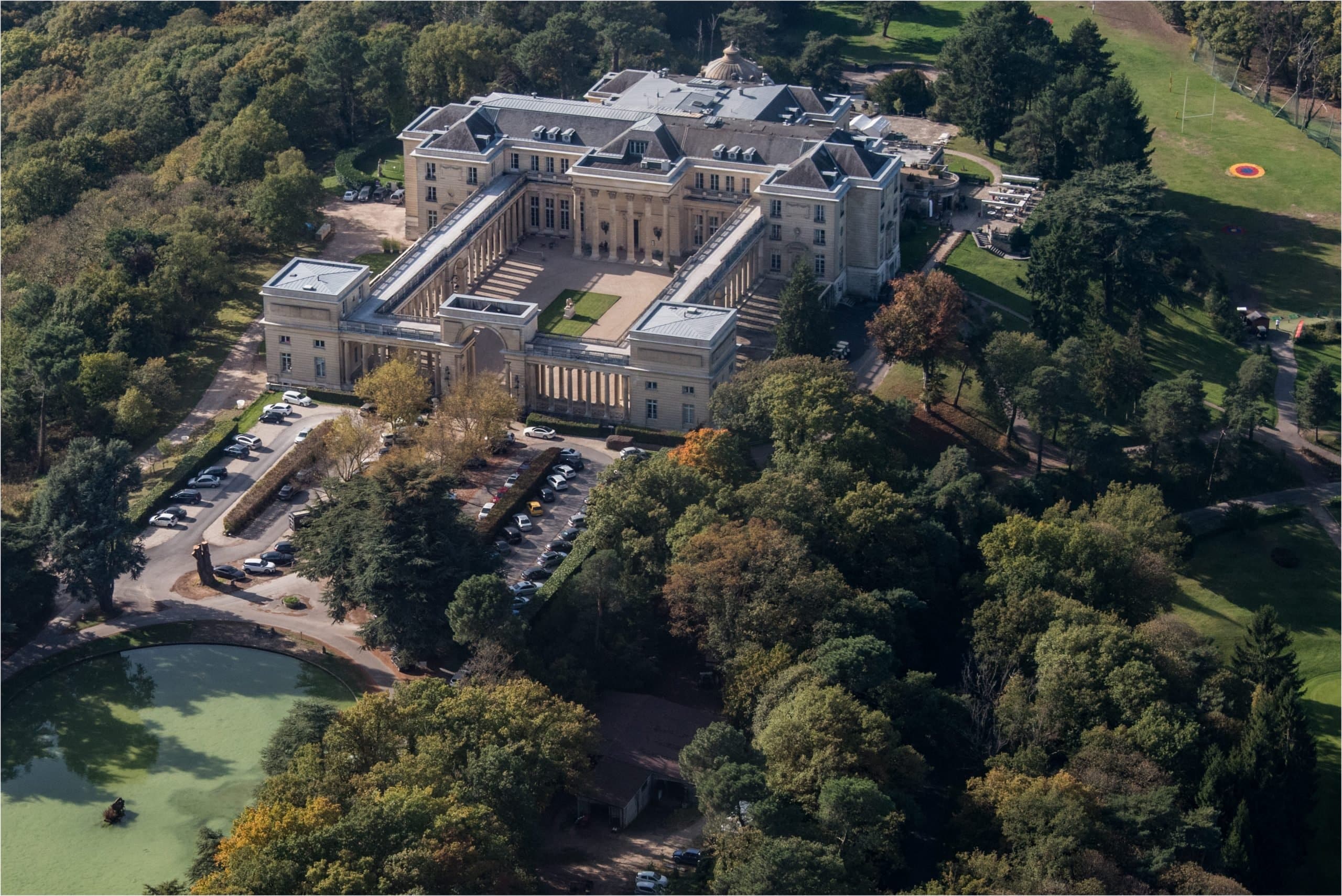, Ce joli village m&eacute;di&eacute;val des Yvelines, &agrave; seulement 40 km de Paris, regorge de secrets
