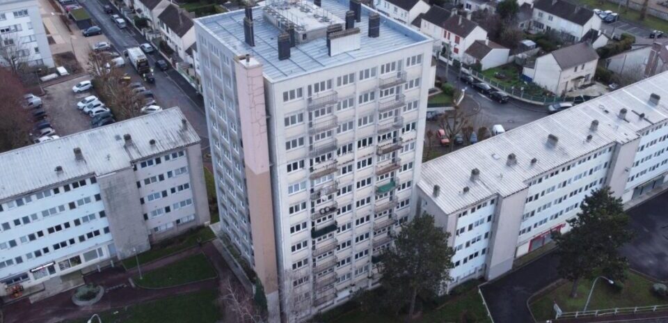 , Dans ce quartier urbain du Val-d&rsquo;Oise une tour de onze &eacute;tage sera d&eacute;truite en 2025