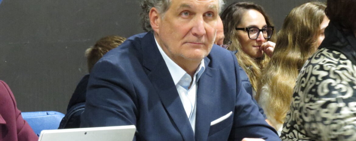 , Interview Yvelines : apr&egrave;s la censure du gouvernement Barnier, ce s&eacute;nateur par int&eacute;rim s&rsquo;appr&ecirc;te &agrave; redevenir maire