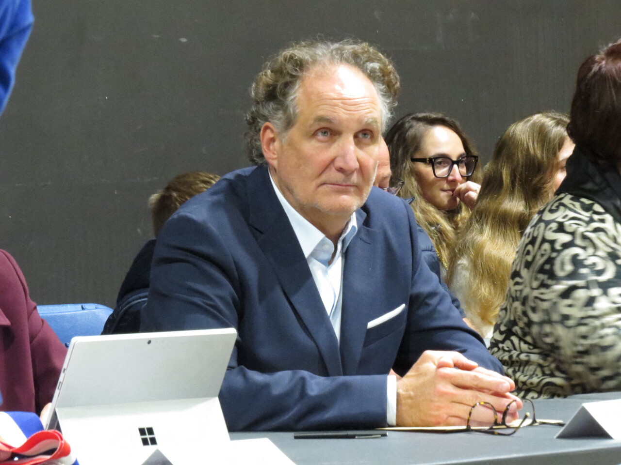 , Interview Yvelines : apr&egrave;s la censure du gouvernement Barnier, ce s&eacute;nateur par int&eacute;rim s&rsquo;appr&ecirc;te &agrave; redevenir maire