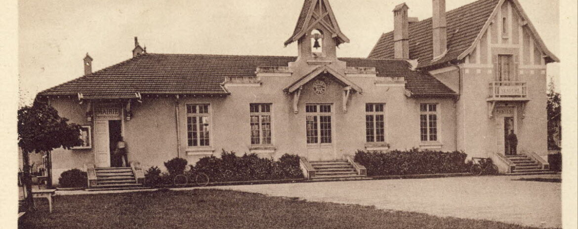 , Veauche Construite sous la municipalit&eacute; de Jacques Raffin, la mairie f&ecirc;te ses 100 ans