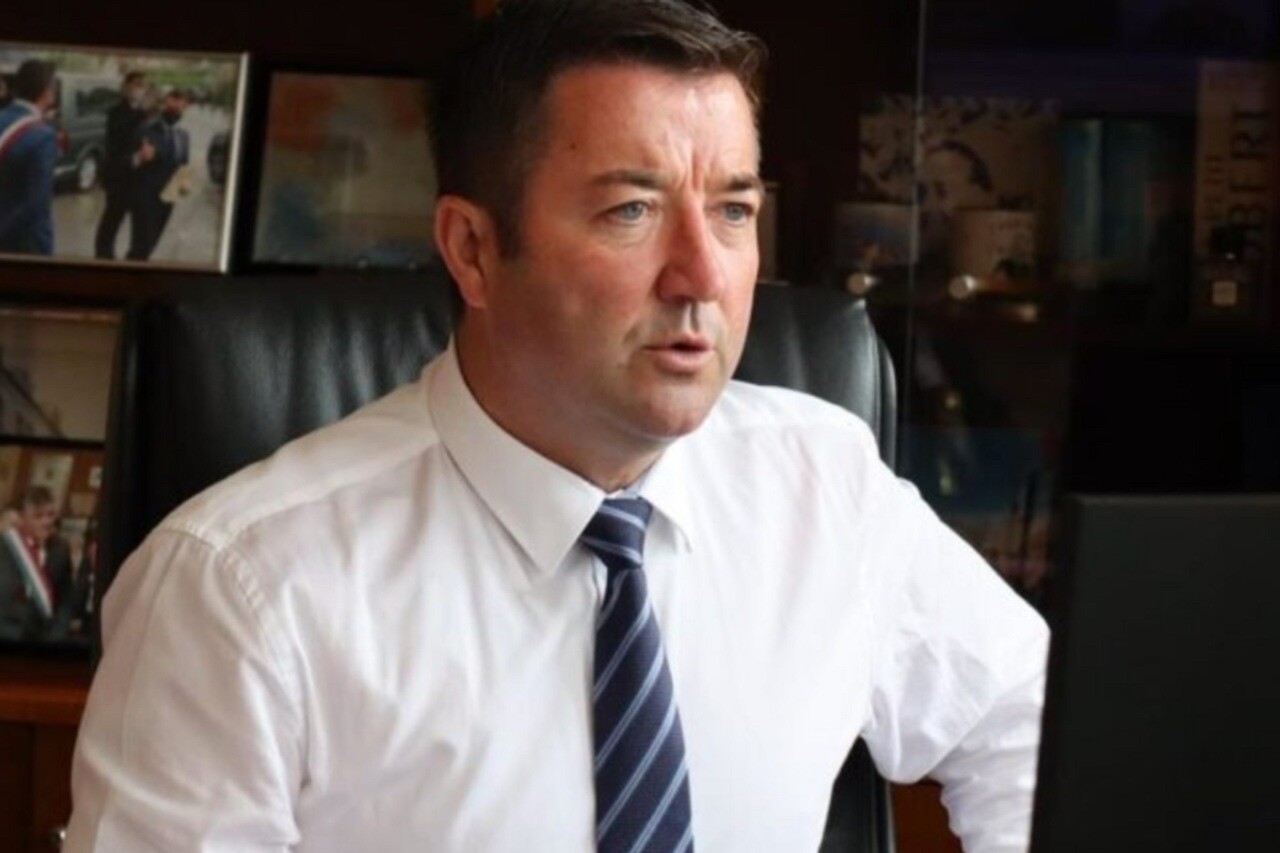 , Yvelines : l&rsquo;homme qui a menac&eacute; Karl Olive se croit la cible d&rsquo;un complot, histoire d&rsquo;une descente aux enfers