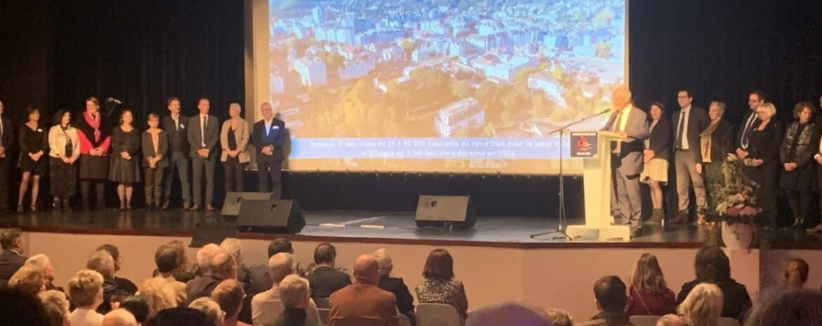 , Val-d&rsquo;Oise. Le maire fait salle comble pour ses v&oelig;ux