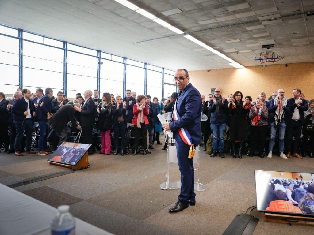 , Malgr&eacute; la sentence du Conseil d&rsquo;&Eacute;tat, ce maire du Val-de-Marne reprend les r&ecirc;nes de sa commune