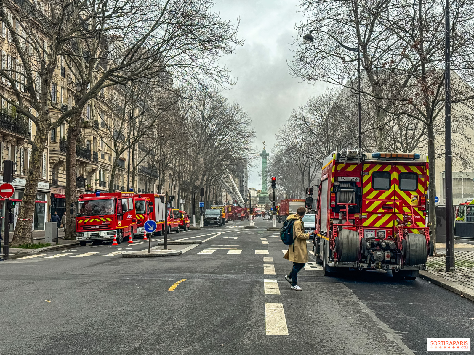 , Paris : incendie de la mairie du 12e arrondissement, d&eacute;g&acirc;ts, causes et cons&eacute;quences