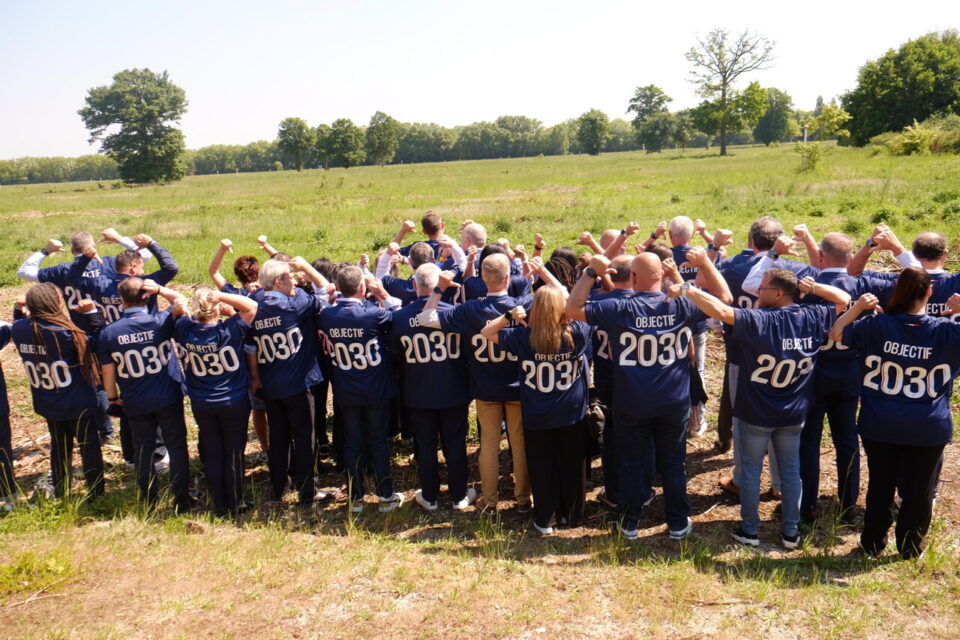 Les &eacute;lus montrent leur mot d'ordre : 