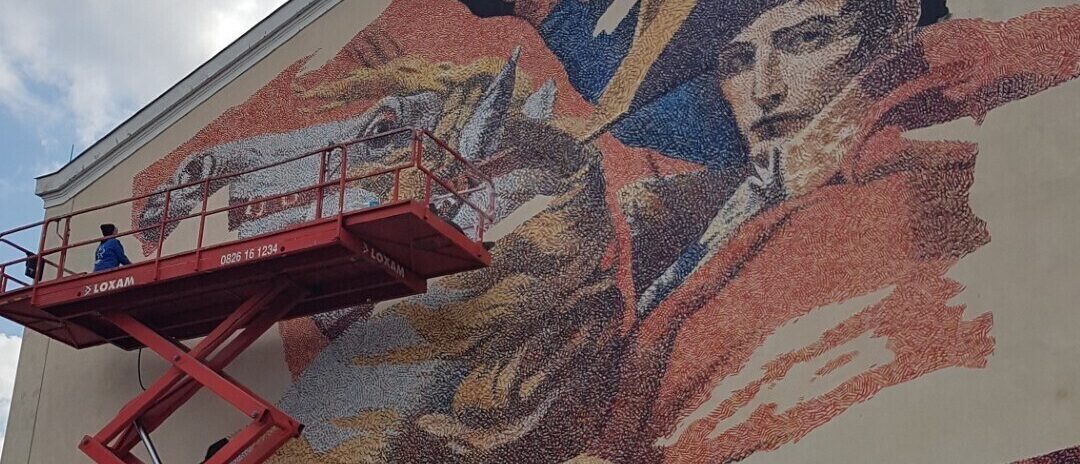 , Seine-et-Marne : dans cette ville d&rsquo;Histoire, la monumentale fresque de street art ne passe pas inaper&ccedil;ue