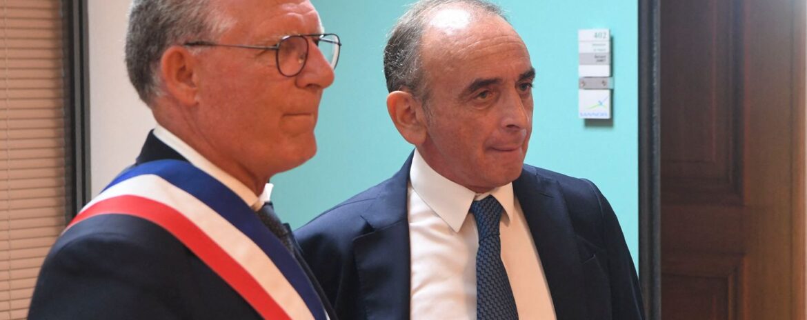 , Val-d&rsquo;Oise : Une vid&eacute;o le montre se masturbant, le maire se dit &laquo; victime d&rsquo;une escroquerie