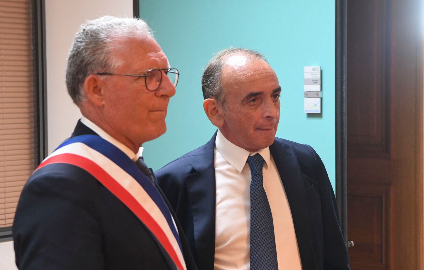 , Val-d&rsquo;Oise : Une vid&eacute;o le montre se masturbant, le maire se dit &laquo; victime d&rsquo;une escroquerie