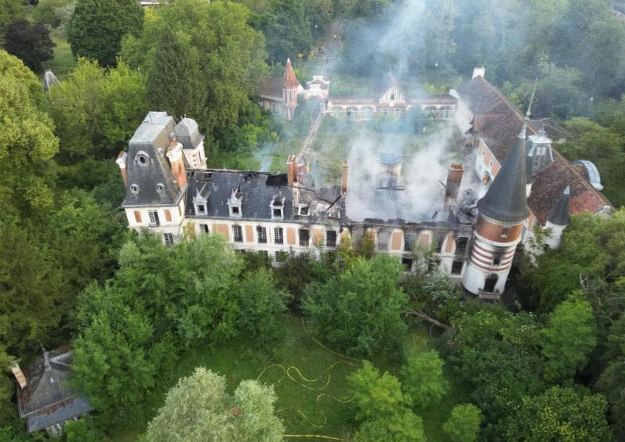 , Après le terrible incendie de ce château en Essonne, la commune interpelle les autorités : voici ses demandes