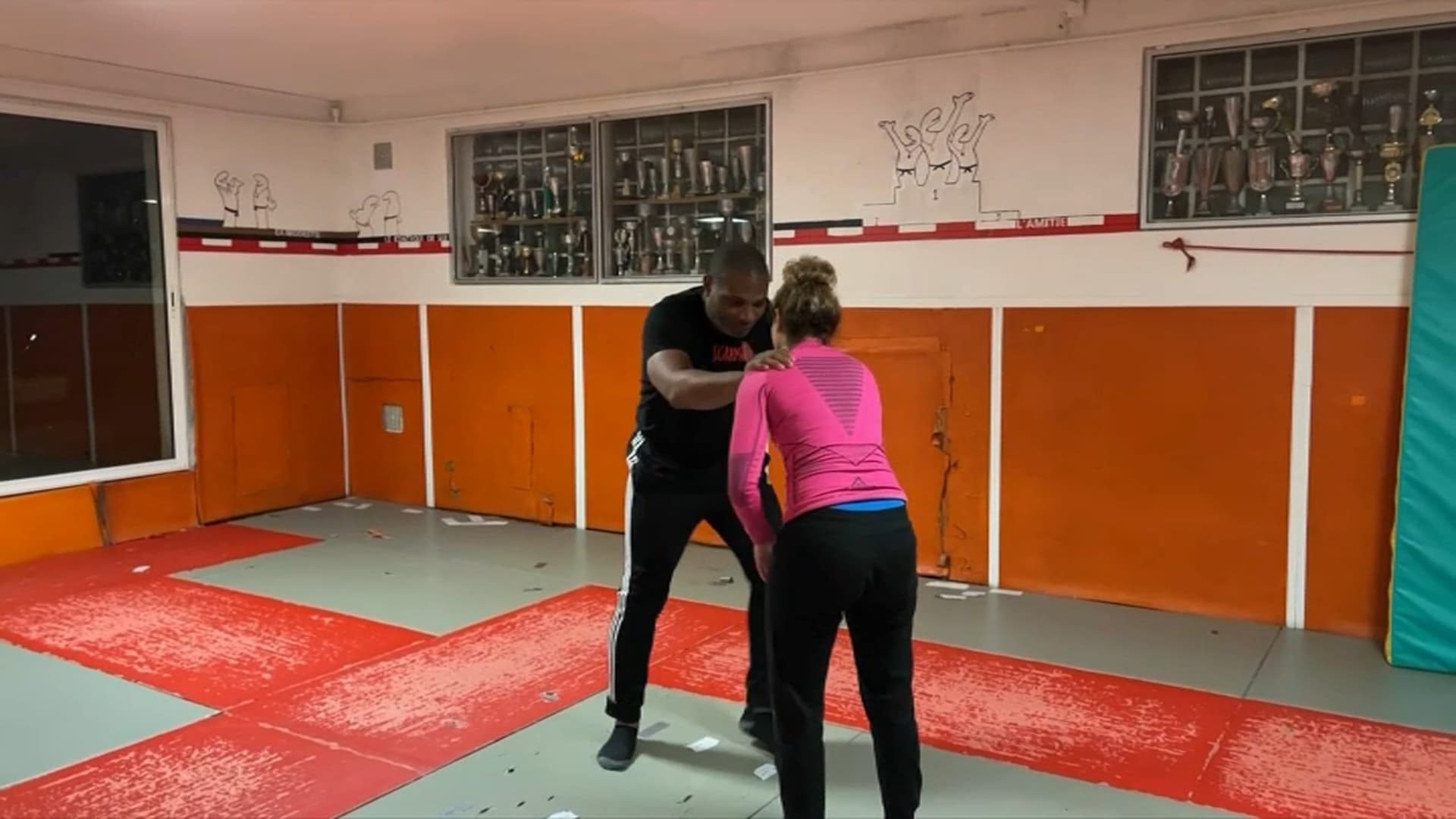 , Val-de-Marne: un maire interdit le MMA par crainte d&rsquo;une hausse des rixes