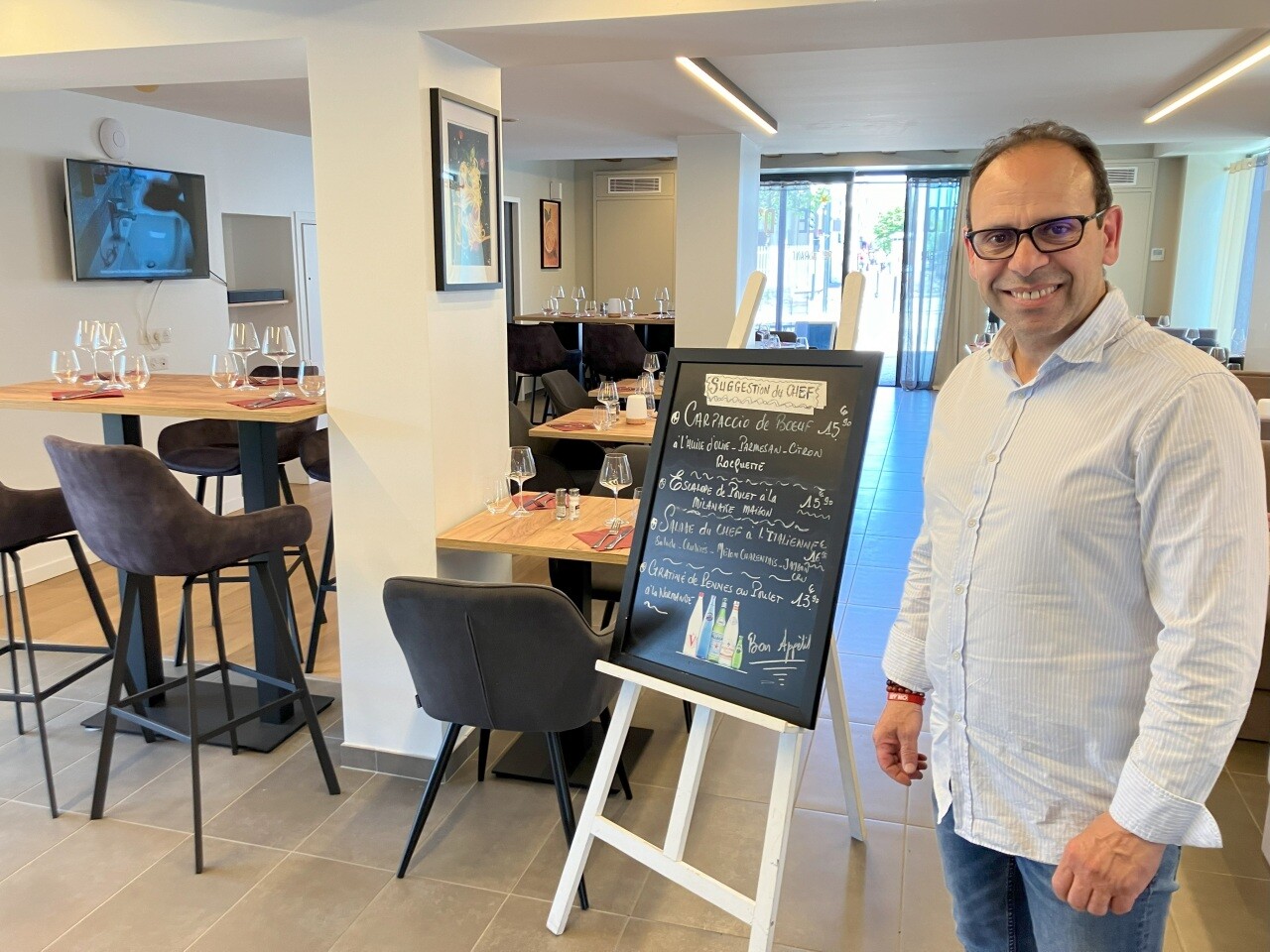 , Yvelines : ce restaurant historique rena&icirc;t en centre-ville et les d&eacute;buts sont prometteurs
