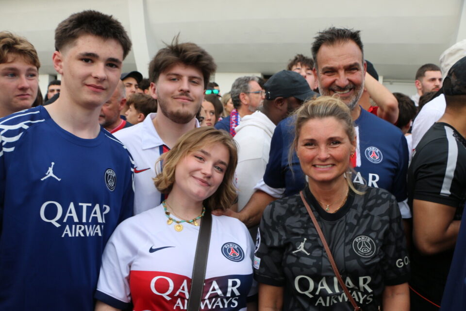 Virginie et Philippe, accompagn&eacute;s de leurs enfants Louna Arthur et Richard sont venus 