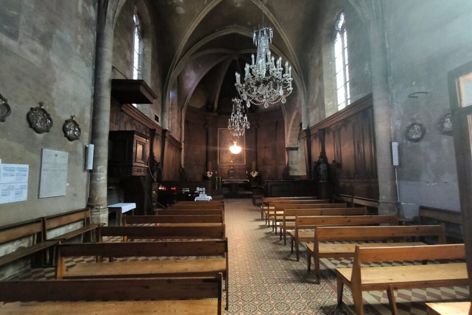 L'int&eacute;rieur de l'&eacute;glise Saint-Yon
