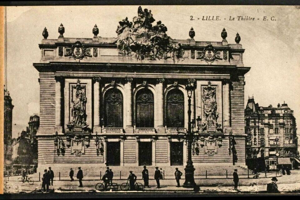 L'histoire de l'op&eacute;ra de Lille (Nord), tr&eacute;sor patrimonial de la capitale des Flandres, a &eacute;t&eacute; mouvement&eacute;e.
