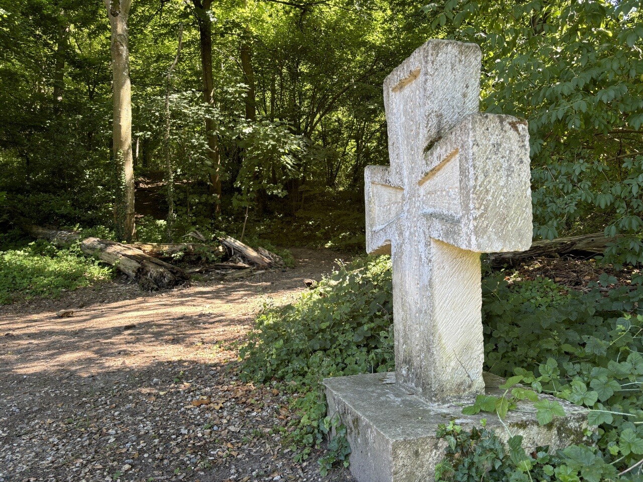 , Randonnée dans le Val-d’Oise : le Puit fondu et le Trou à Mort dans la vallée du Sausseron