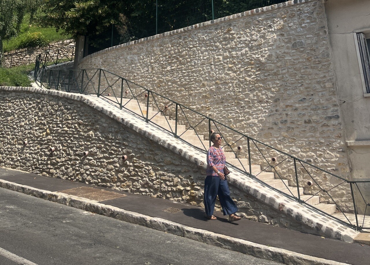 , Dans le Val-d’Oise, le mur historique de la rue du Temple est enfin entièrement restauré