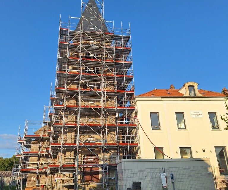 Les travaux de restauration de l'église de Barcy doivent durer jusqu'à fin 2026.