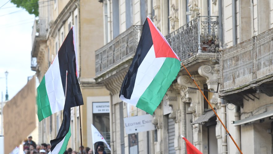 , « De la démagogie électoraliste »… Pourquoi les drapeaux palestiniens au fronton des mairies fracturent la gauche