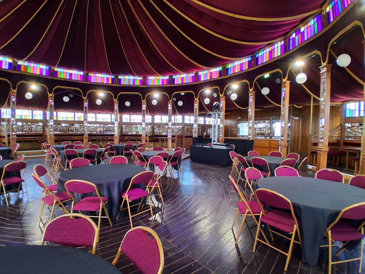 , Essonne : cette ville inaugure son &laquo;&nbsp;Magic Mirrors&nbsp;&raquo;, un nouveau lieu de rencontre, de convivialit&eacute;