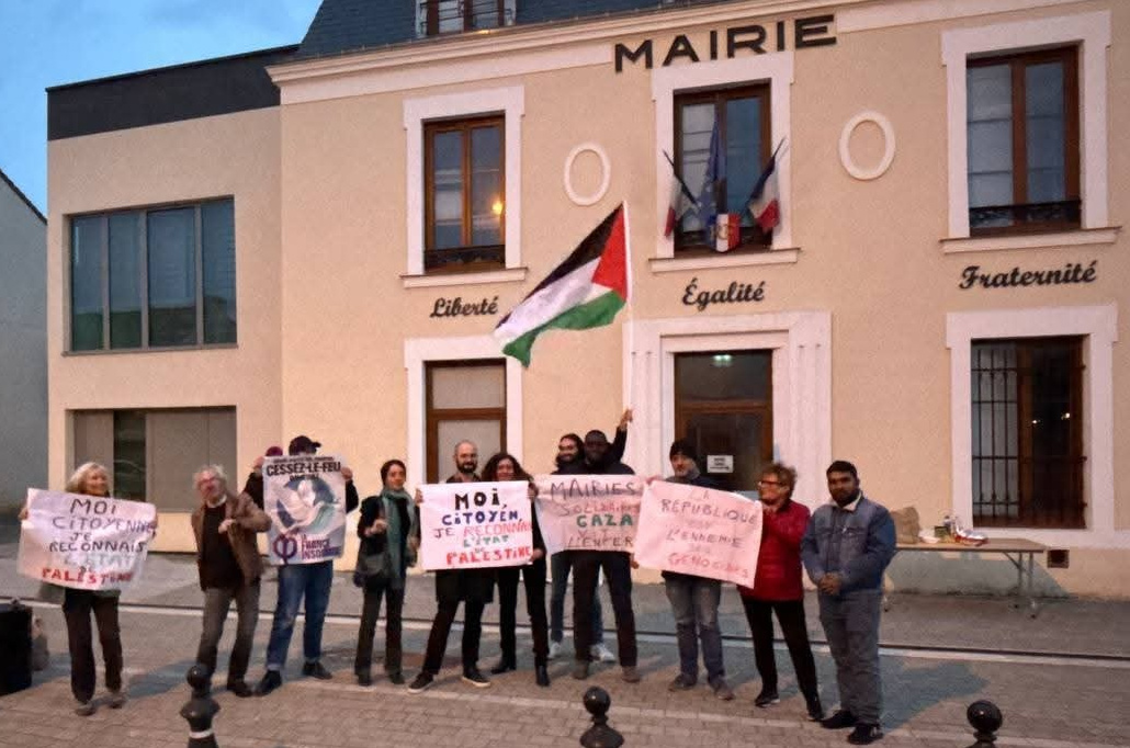, [France, Essonne] Des militants c&eacute;l&egrave;brent la reconnaissance de l&rsquo;&Eacute;tat de Palestine par la France