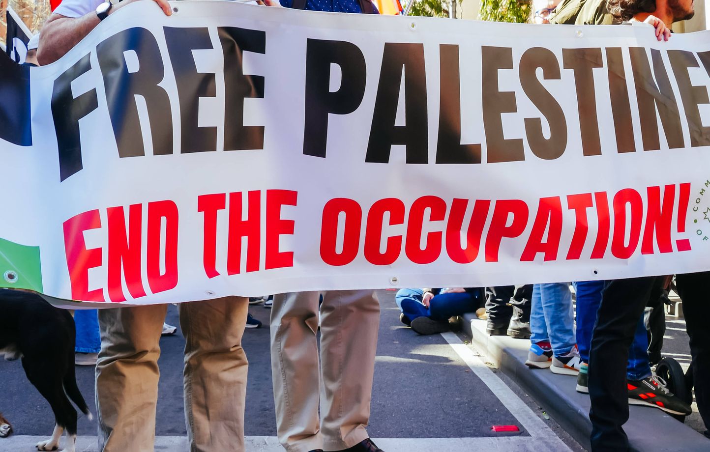 , Gaza : Un maire du Val-de-Marne refuse de retirer une banderole « stop au génocide