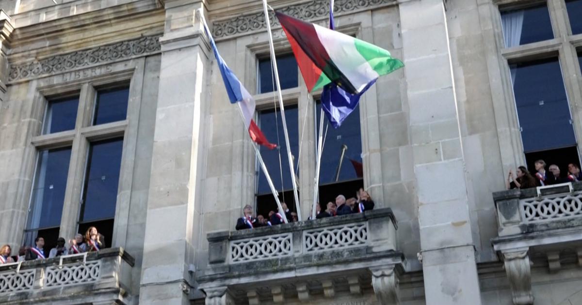 , Les images du déploiement du drapeau palestinien sur la mairie de Saint-Denis, en présence d’Olivier Faure