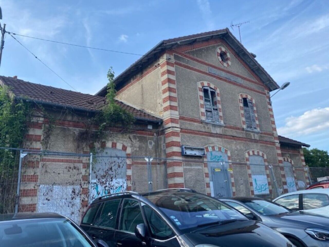, Poissy : et si l’ancienne gare à l’abandon depuis 80 ans n’était finalement pas détruite