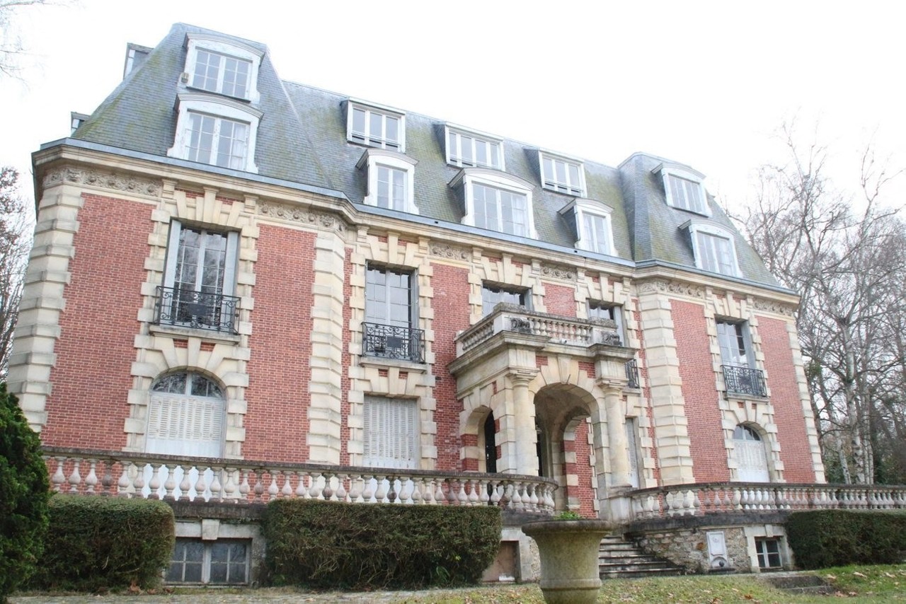 , Vente du château de la Star Academy, voiture percutée par un train… l’actu de la semaine en Seine-et-Marne