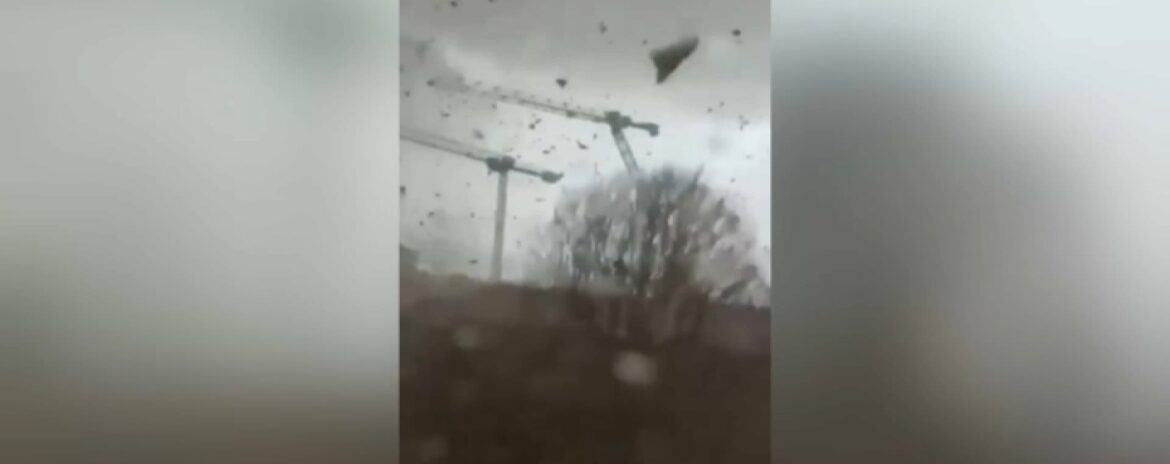 , &laquo;&nbsp;C&rsquo;est un chemin de d&eacute;solation&nbsp;&raquo;: les sinistr&eacute;s t&eacute;moignent apr&egrave;s la tornade qui a fait un mort dans le Val-d&rsquo;Oise