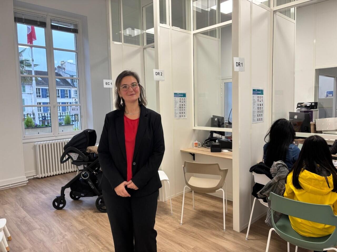 , L&rsquo;accueil multiservice de cette mairie du Val-d&rsquo;Oise, totalement repens&eacute; apr&egrave;s des agressions d&rsquo;agents